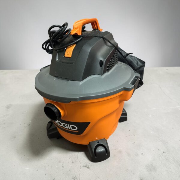 Rigid 6 Gallon Shop Vac- Wet/Dry Vacuum SRT-0208