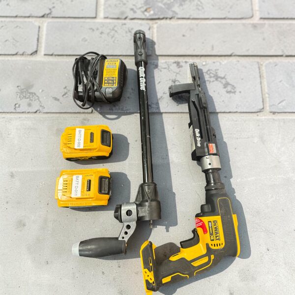 DeWalt / Simpson PRO300 Cordless Decking System – 2 Batteries & Charger SRT-0020