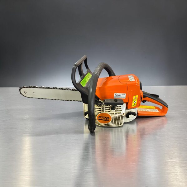 STIHL MS 250 Chainsaw — 16" or 18" Bar Options SRT-0219