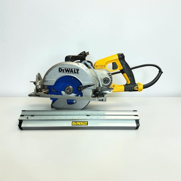 DeWalt 7‑1/4″ Worm Drive Circular Saw w Rip Gauge & 50ft cord SRT-0069